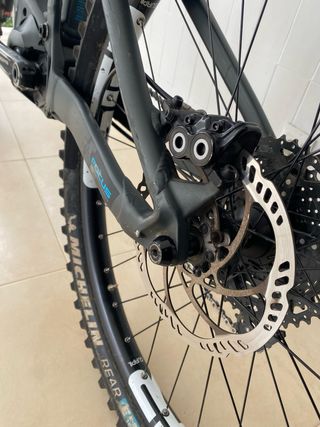 Bicicleta eléctrica MTB Focus Sam