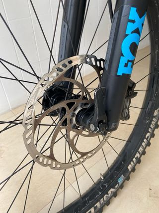 Bicicleta eléctrica MTB Focus Sam