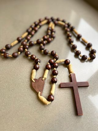 Antiguo rosario grande de madera