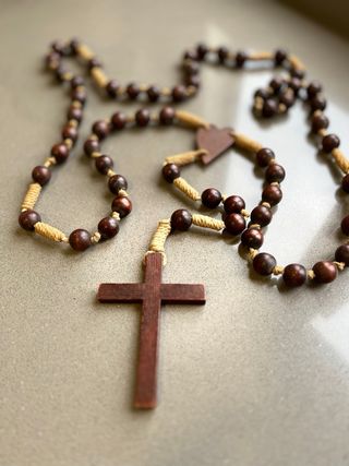 Antiguo rosario grande de madera