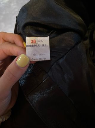 Pantalón de cuero.