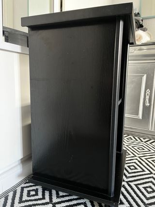 Mesita auxiliar con ruedas. TV. Organizador.