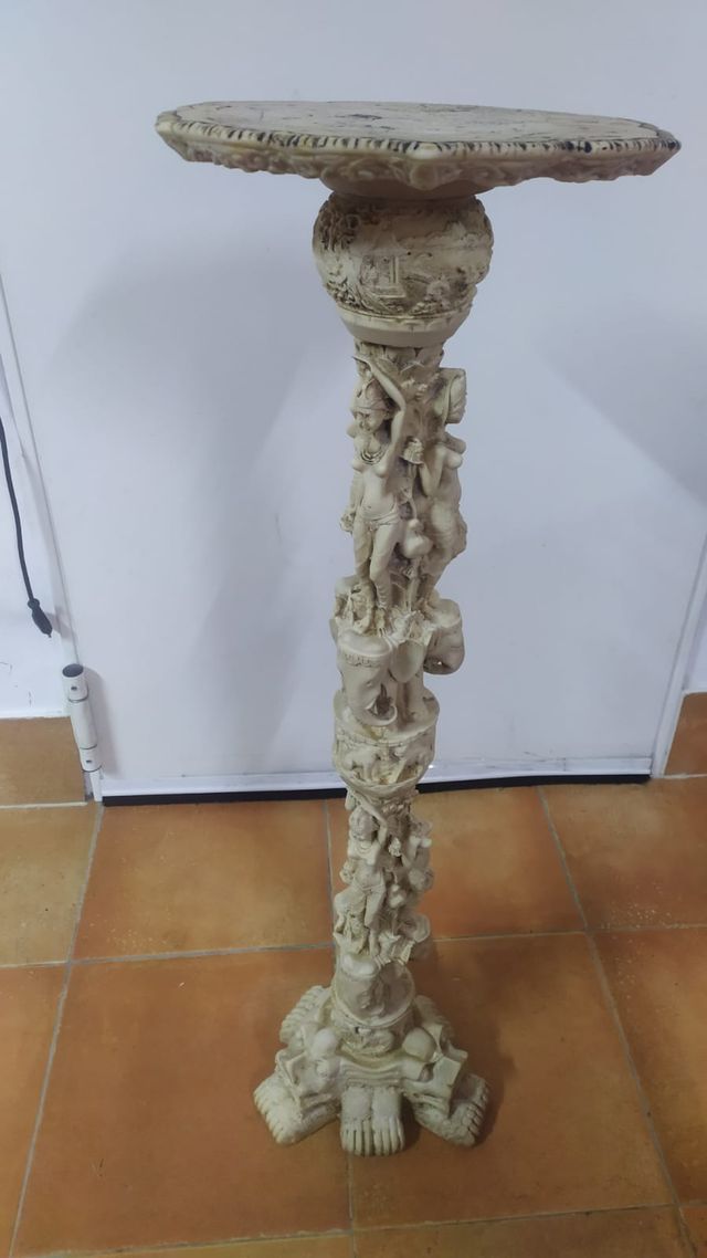 colonna portavaso stile orientale
