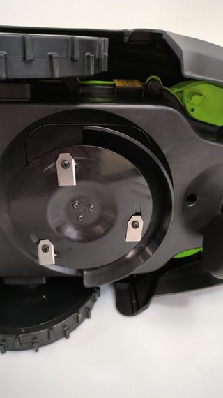 Robot cortacésped greenworks W10Y6952