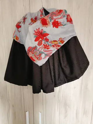 Falda Niña Baturra Marrón, regalo pañuelo