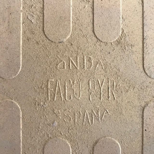 64 azulejos antiguo, forman bonita composición