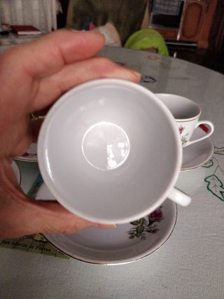 Cuatro tazas de porcelana china ,