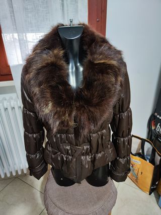 Piumino con pelo 