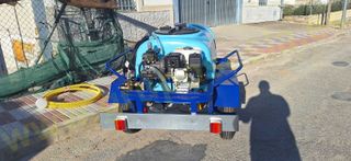 CUBA ARRASTRADA DE 400 LITROS PARA FUMIGACION Y HE