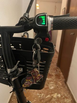 Scooter patinene eléctrico