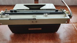 Máquina de escribir Olimpia alemana