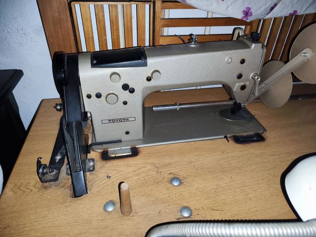 Maquina de coser industrial Toyota