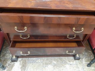 Cómoda madera antigua