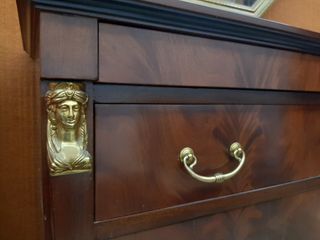 Cómoda madera antigua