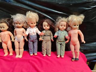 Set di vecchie bambole spagnole