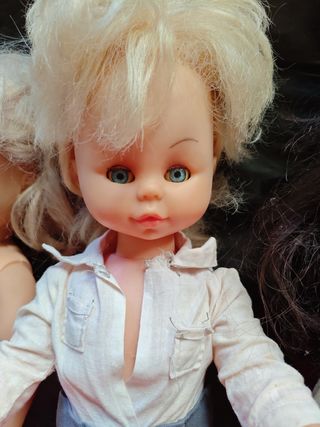 Set di vecchie bambole spagnole