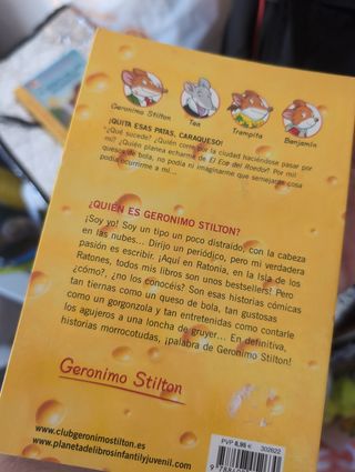Quita Esas Patas, Caraqueso/ Paws Off, Cheddarface (Geronimo Stilton) (Spanish Edition)