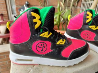 Zapatillas deportivas marca Zumba 