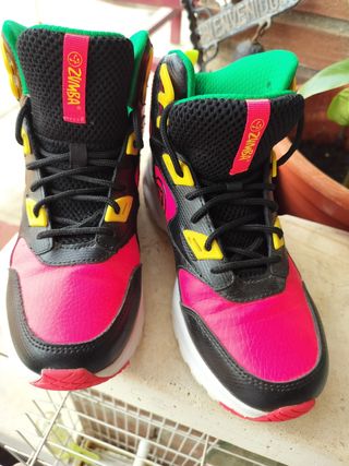 Zapatillas deportivas marca Zumba 