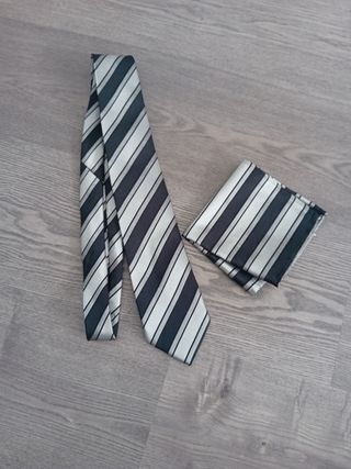 Corbata y pañuelo