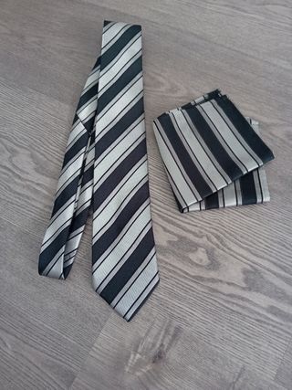 Corbata y pañuelo
