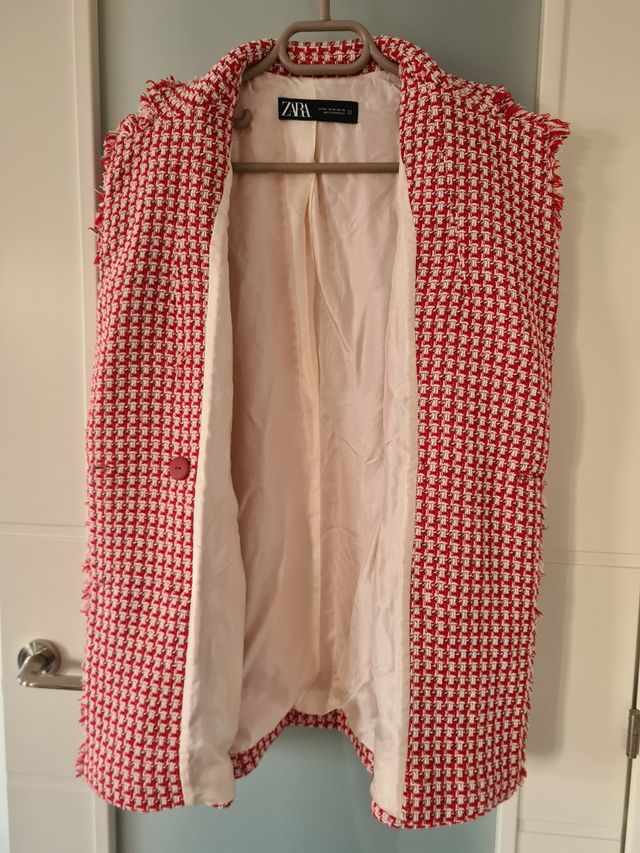 Blazer roja y blanca Zara
