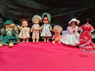 Set di vecchie bambole spagnole