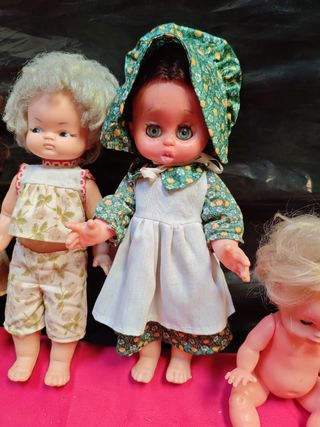 Set di vecchie bambole spagnole