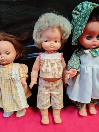 Set di vecchie bambole spagnole