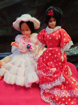 Set di vecchie bambole spagnole