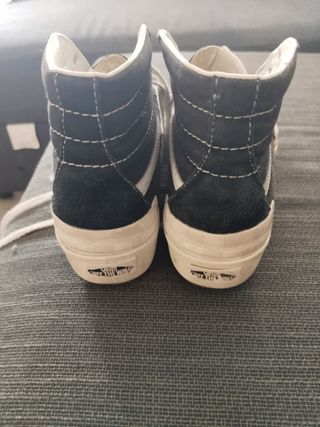 Zapatillas Vans tipo botines 