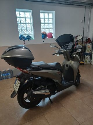 HONDA  SH 300i ABS SPORT TOP BOX