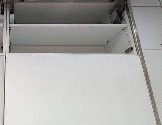 Vendo mueble alto Jutis descatalogado. Urge!