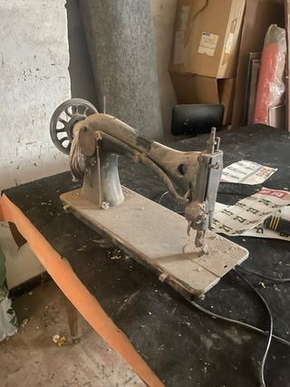 Maquina de coses antigua