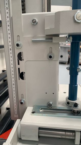 Sierra Vertical Elcon modelo 215 D