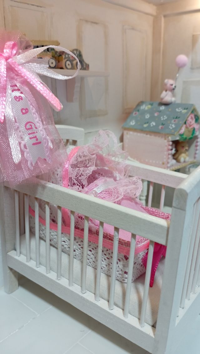 Culla neonata in miniatura Dollhouse
