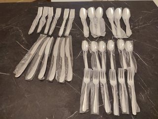 Set da 30 posate moderne in acciaio
