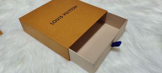 Caja y bolsa Louis Vuitton 
