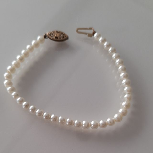 Pulsera perlas naturales .