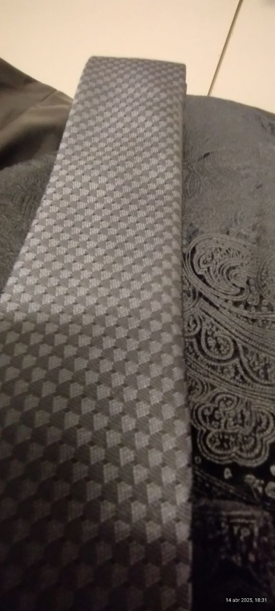 Corbatas gris, azul y fucsia precio x unidad