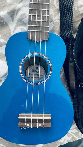 Ukelele azul marca Octopus