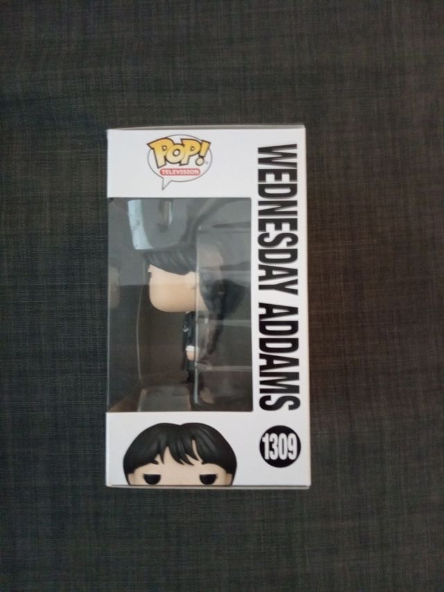 Funko Pop wednesday (miércoles) 1309