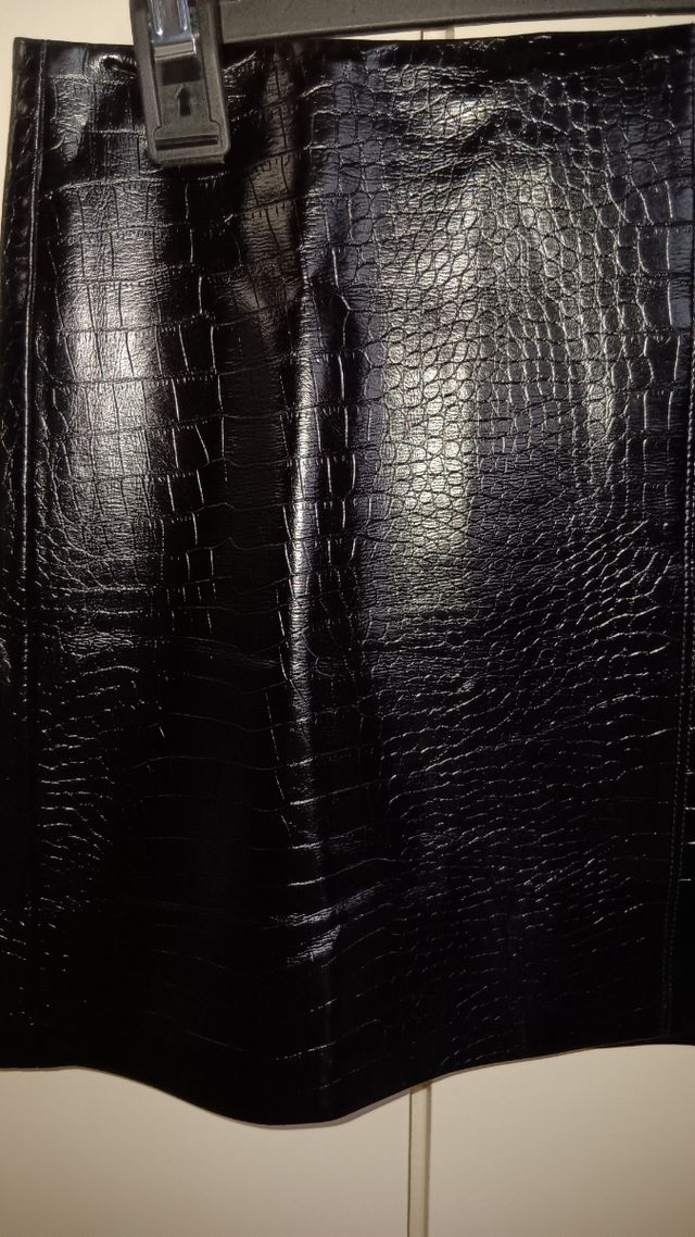 Minifalda negra imitación piel