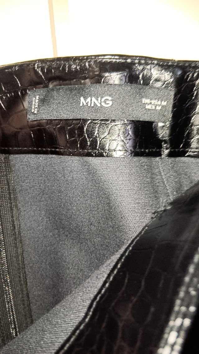 Minifalda negra imitación piel