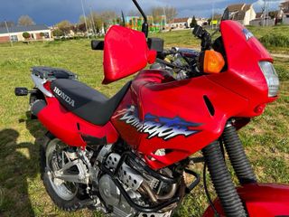 Moto Honda Dominator