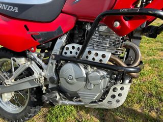 Moto Honda Dominator