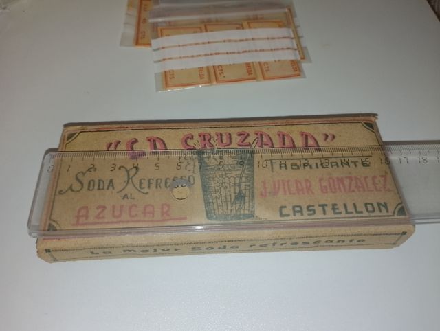 LOTE MUY VINTAGE AZAFRÁN Y SODA
