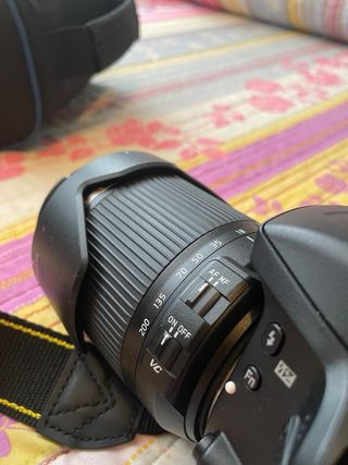 Nikon D3300 con lente tamron 18/200