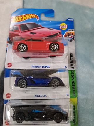4 Hot wheels 