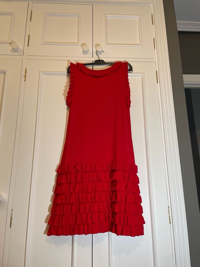 Vestido rojo con volantes de Pedro del Hierro